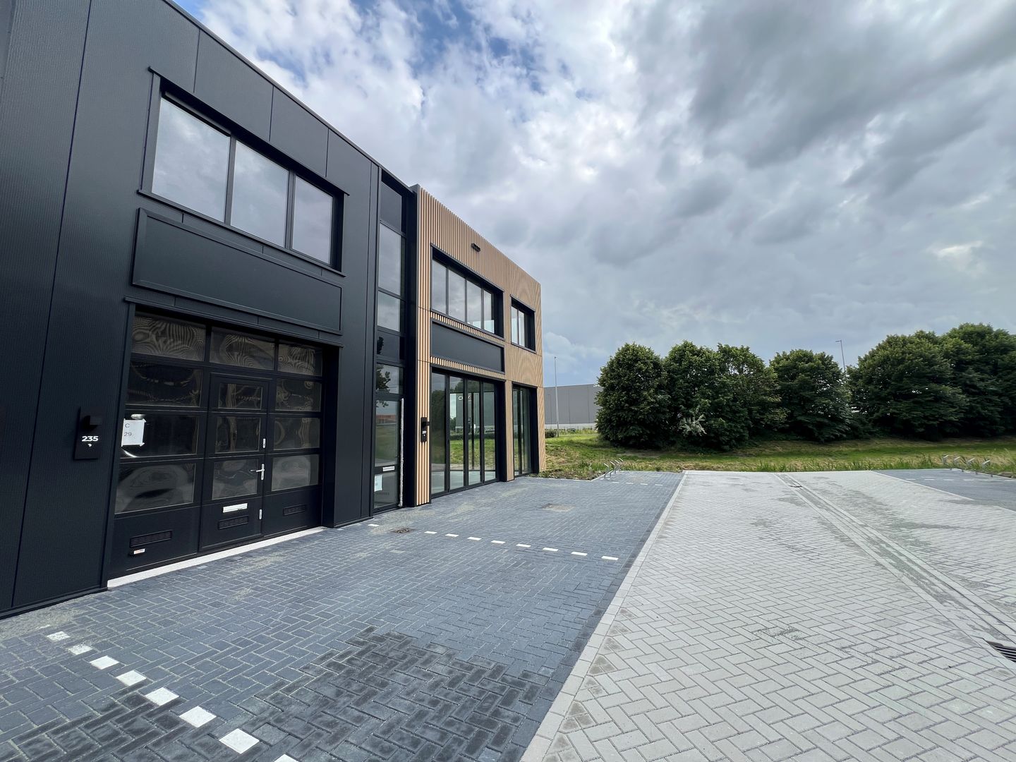 Bekijk foto 2 van Ringweg 235