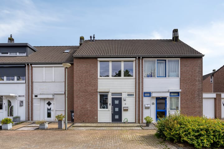 Tussenwoning te koop: Schouffertsweide 8, Eygelshoven