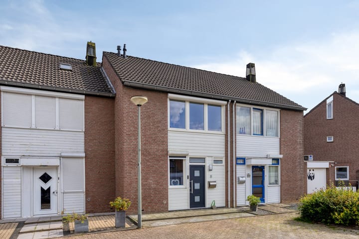 Tussenwoning te koop: Schouffertsweide 8, Eygelshoven