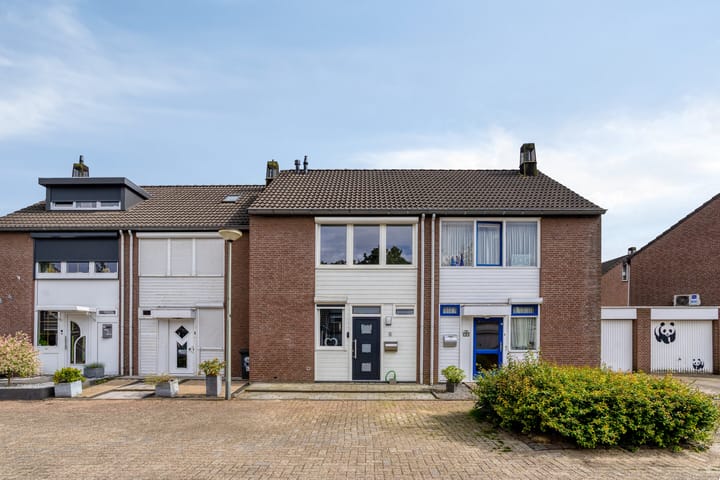 Tussenwoning te koop: Schouffertsweide 8, Eygelshoven