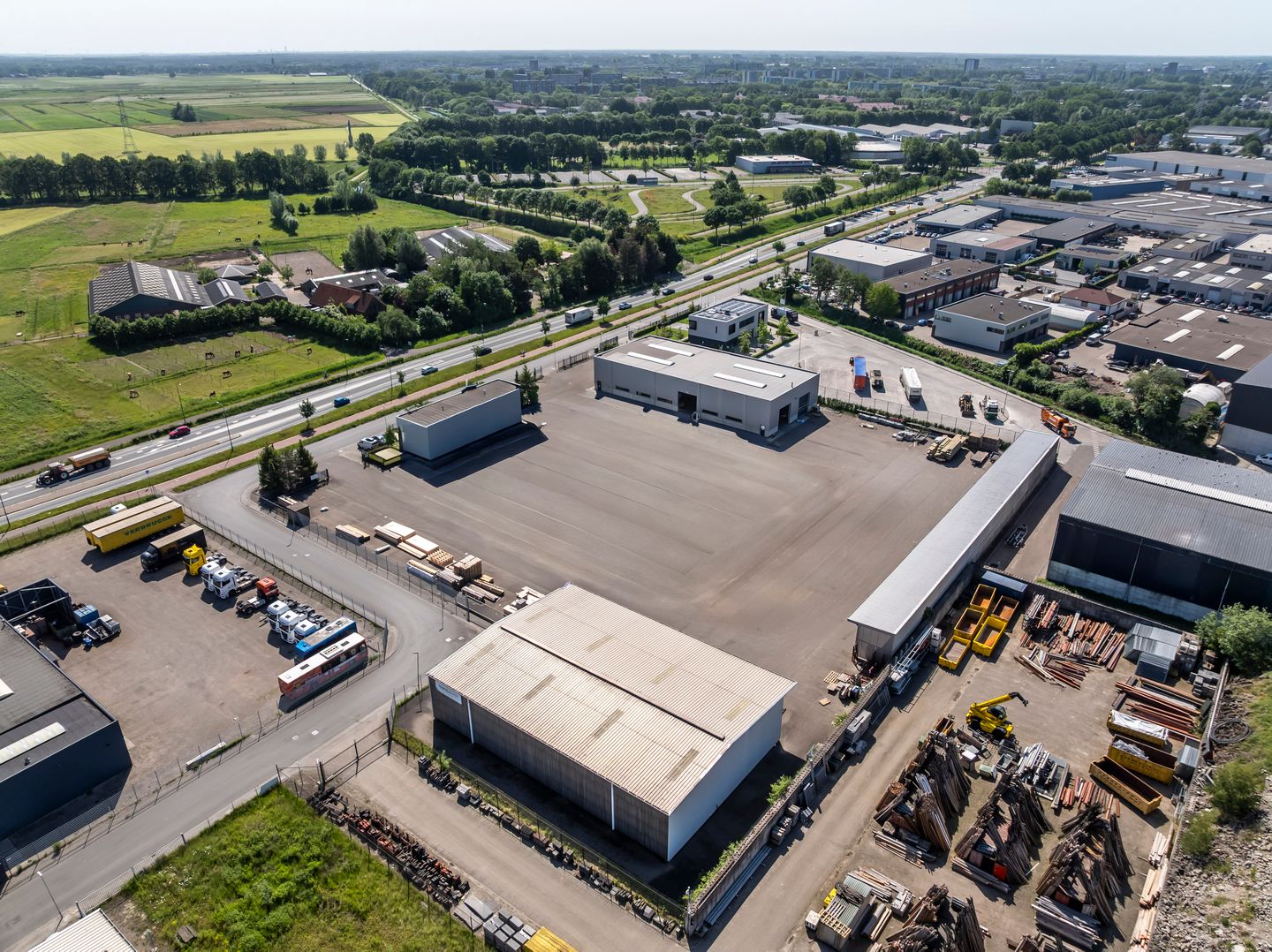 Bekijk foto 2 van Nieuwe Bredase Baan 26