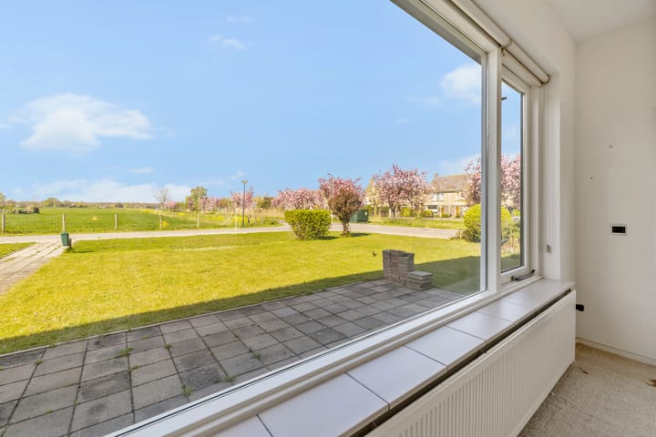 Twee-onder-één-kap te koop: Torenweg 11, Nederhorst Den Berg