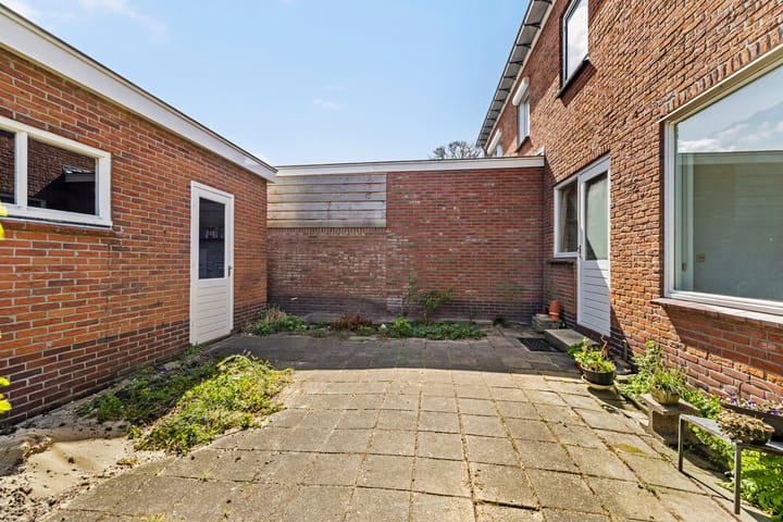 Twee-onder-één-kap te koop: Torenweg 11, Nederhorst Den Berg