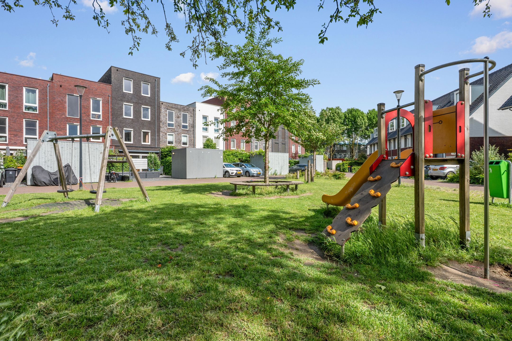 Sustainable Townhouse with Six Bedrooms and Home Battery — 33