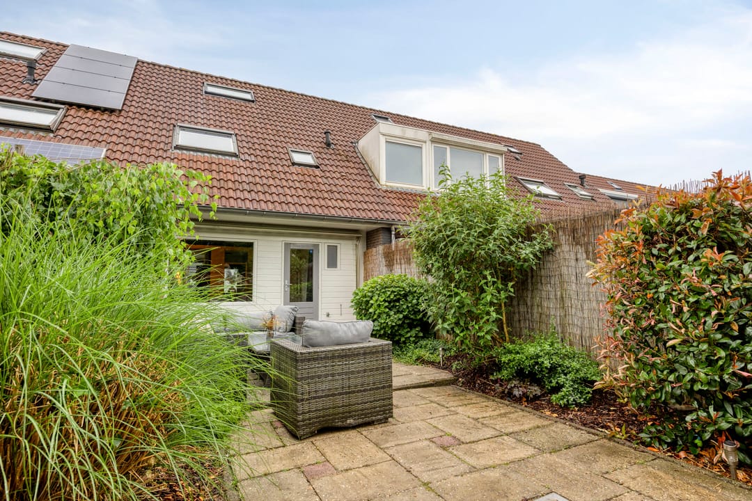 Well-maintained terraced home with garden and potential fourth bedroom in Beuningen — 31