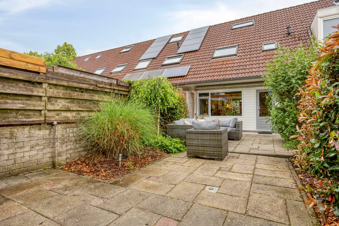 Well-maintained terraced home with garden and potential fourth bedroom in Beuningen — 26