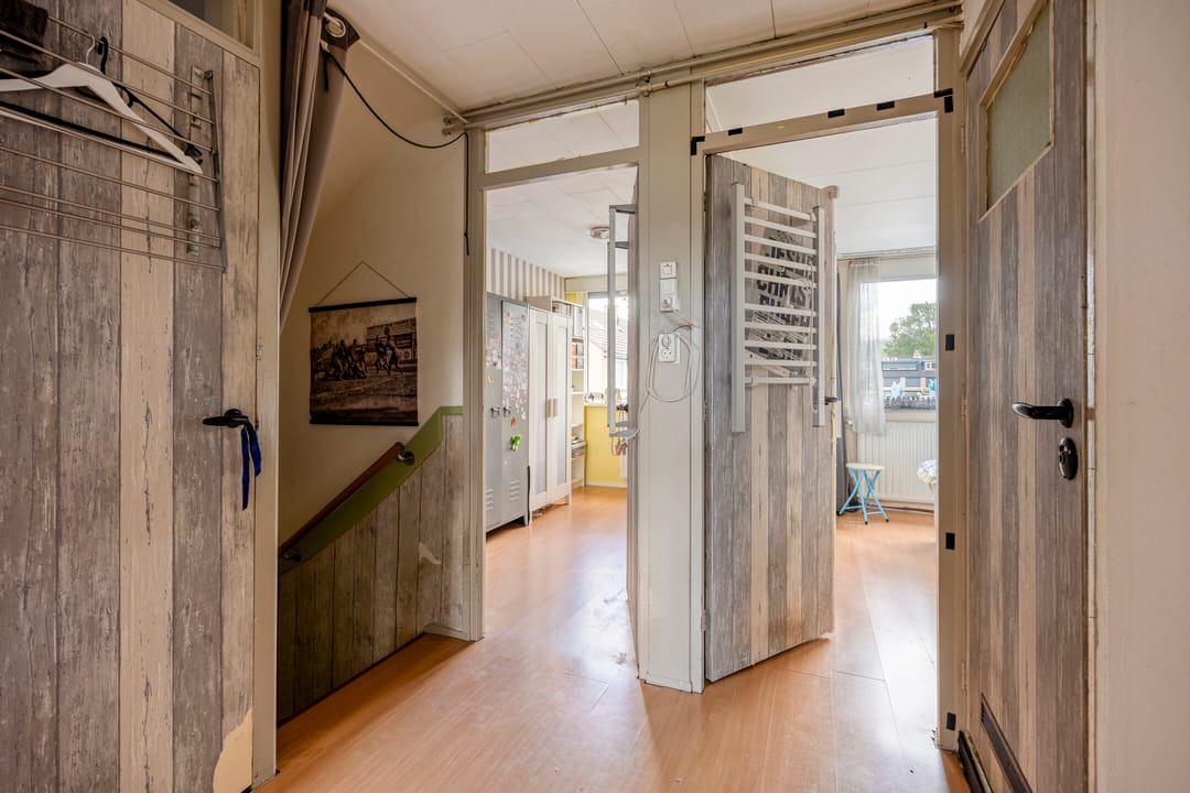 Sustainable Family Home with Five Bedrooms in Green Ommoord — 16