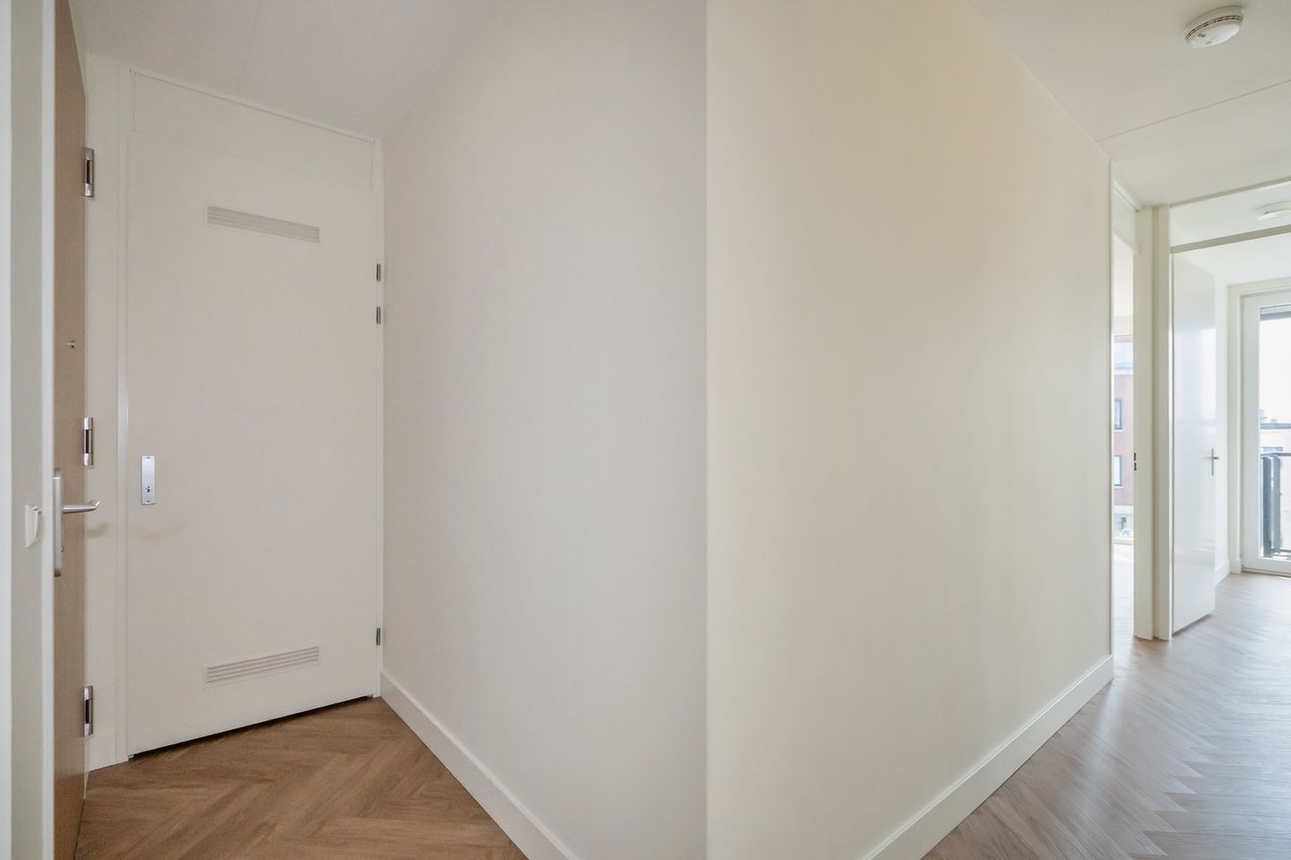 Foto 5 van Treilerdwarsweg 84