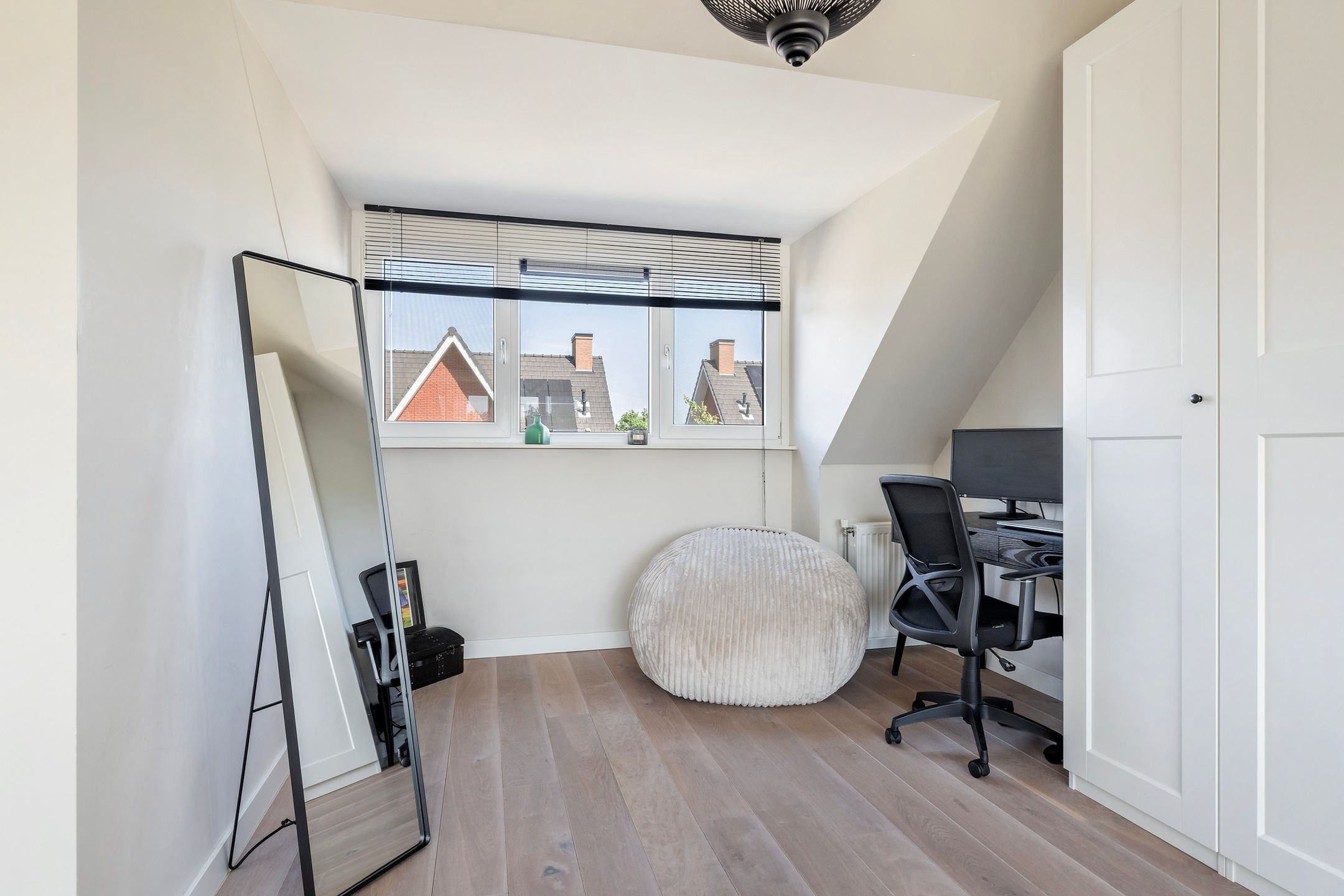 Photo 36 of Kurt Schwittersstraat 5