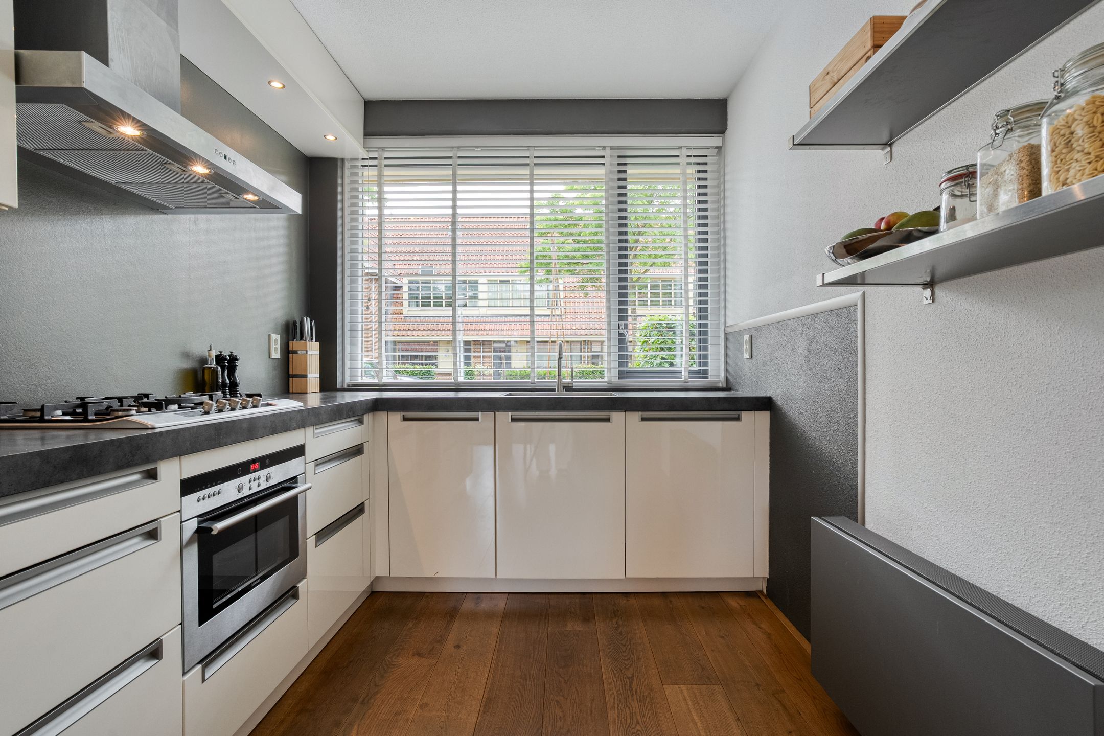 Photo 15 of Tiendschuurstraat 183