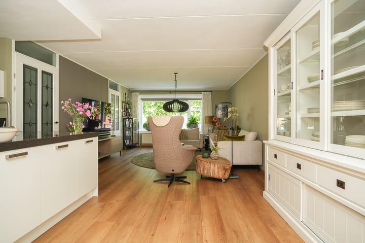 Tussenwoning te koop: Ruisvoorn 82, Tiel