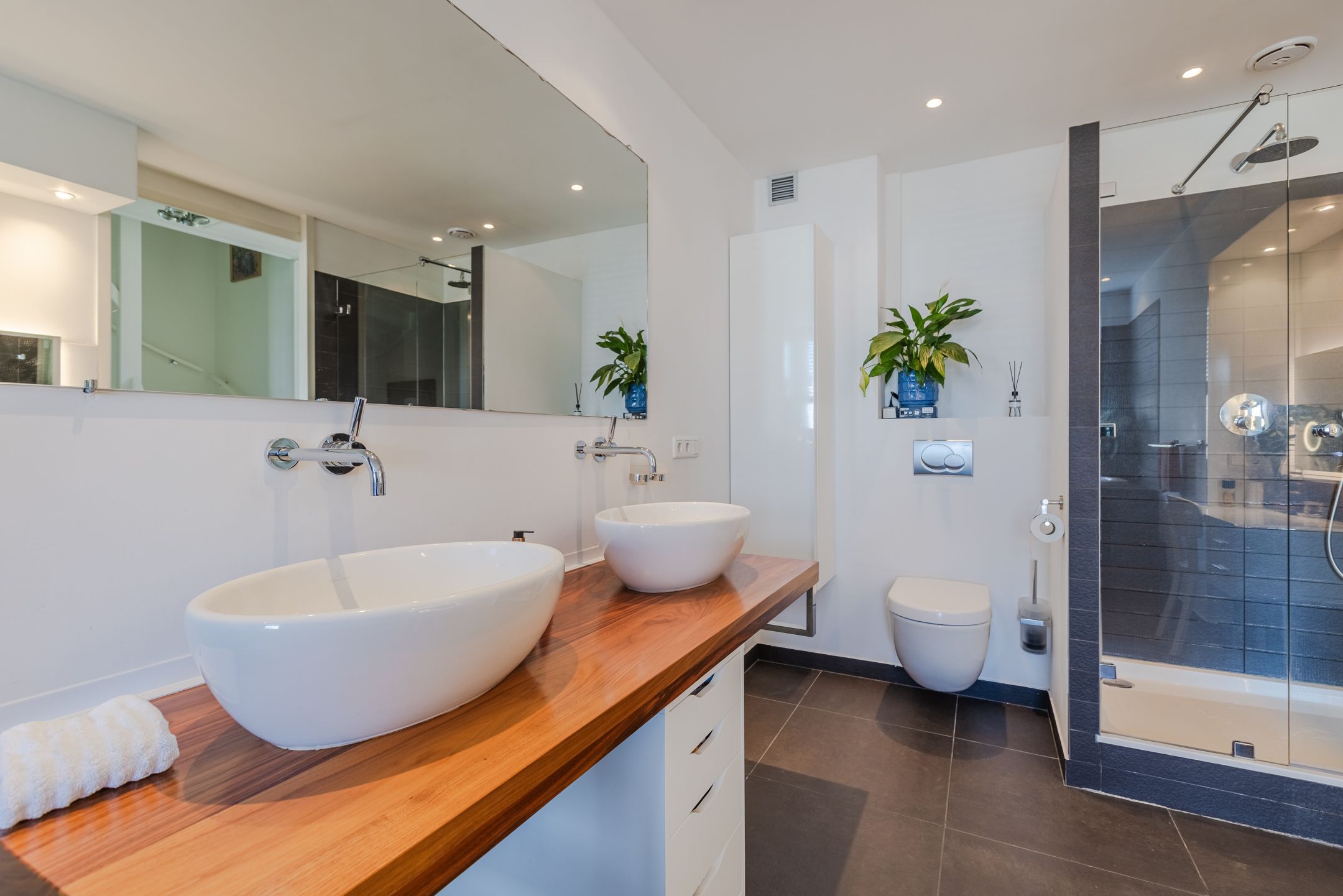 Spacious Four-Storey Townhouse with Six Bedrooms and West-Facing Terrace in Family-Friendly De Meern — 51