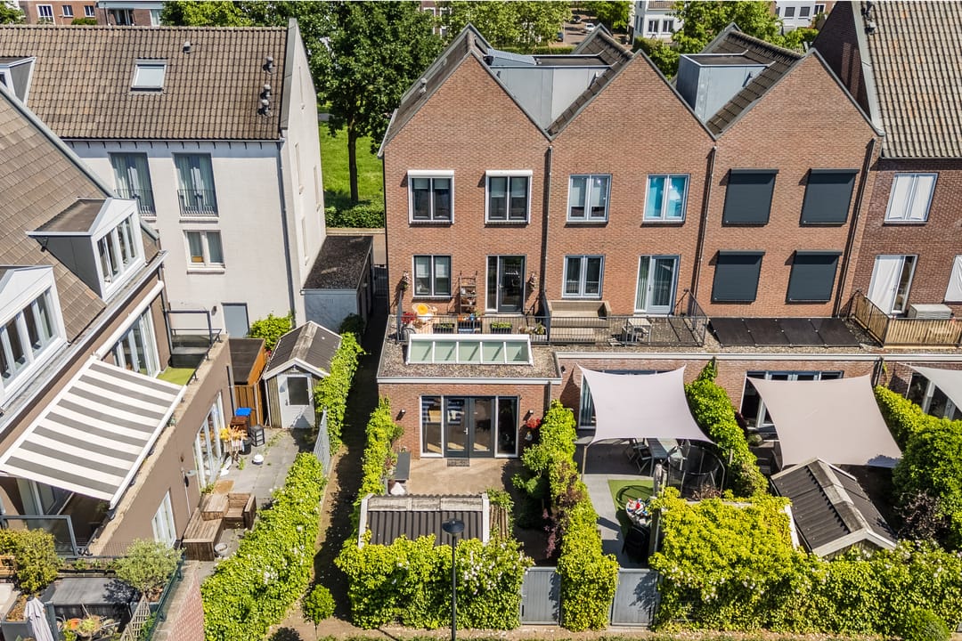 Spacious Four-Storey Townhouse with Six Bedrooms and West-Facing Terrace in Family-Friendly De Meern — 17