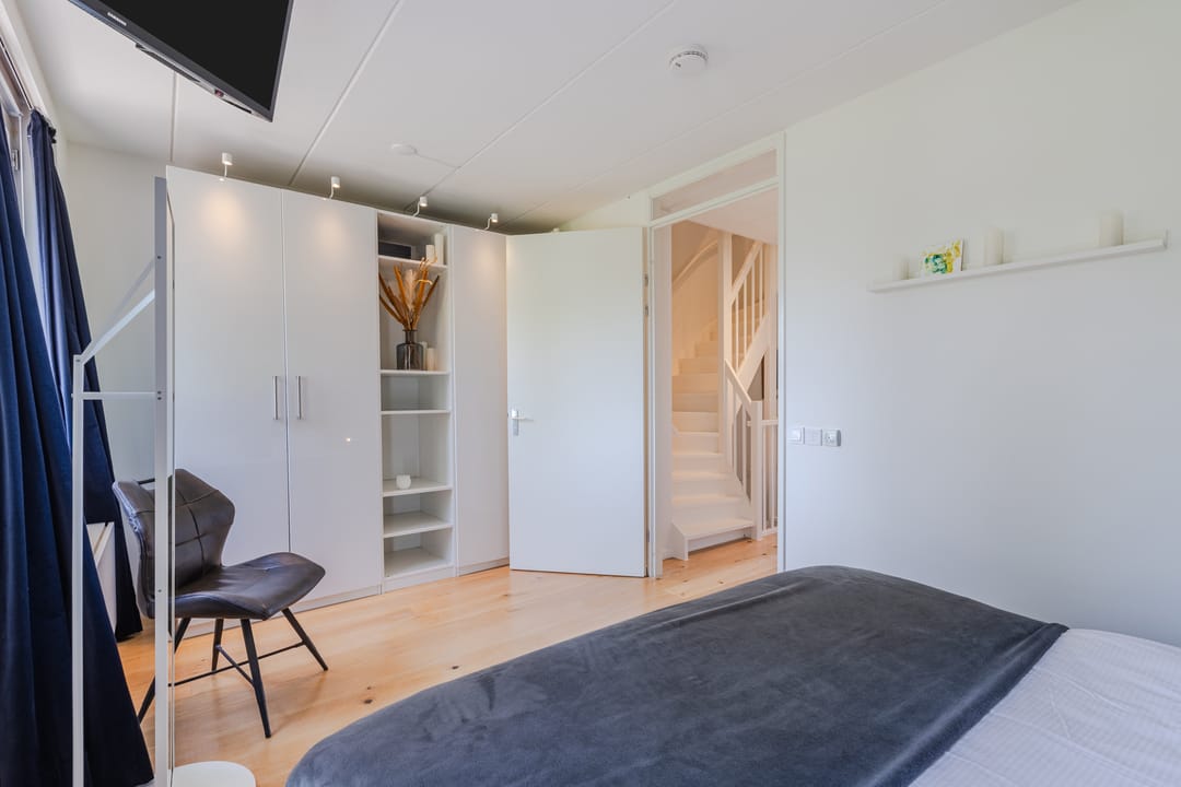 Spacious Four-Storey Townhouse with Six Bedrooms and West-Facing Terrace in Family-Friendly De Meern — 38