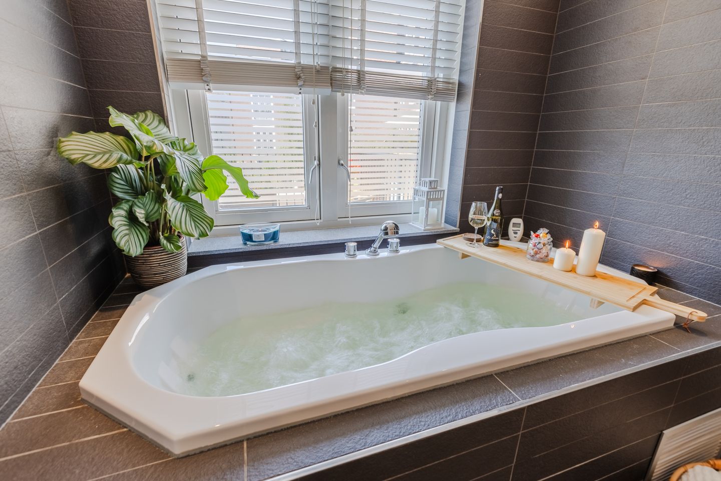 Spacious Four-Storey Townhouse with Six Bedrooms and West-Facing Terrace in Family-Friendly De Meern — 50