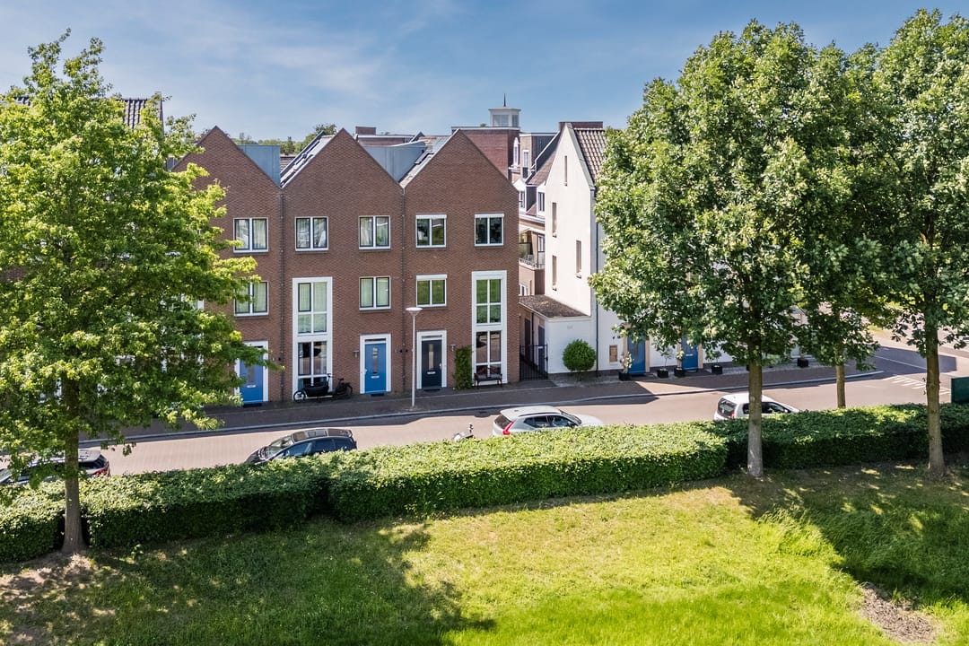 Spacious Four-Storey Townhouse with Six Bedrooms and West-Facing Terrace in Family-Friendly De Meern — 83