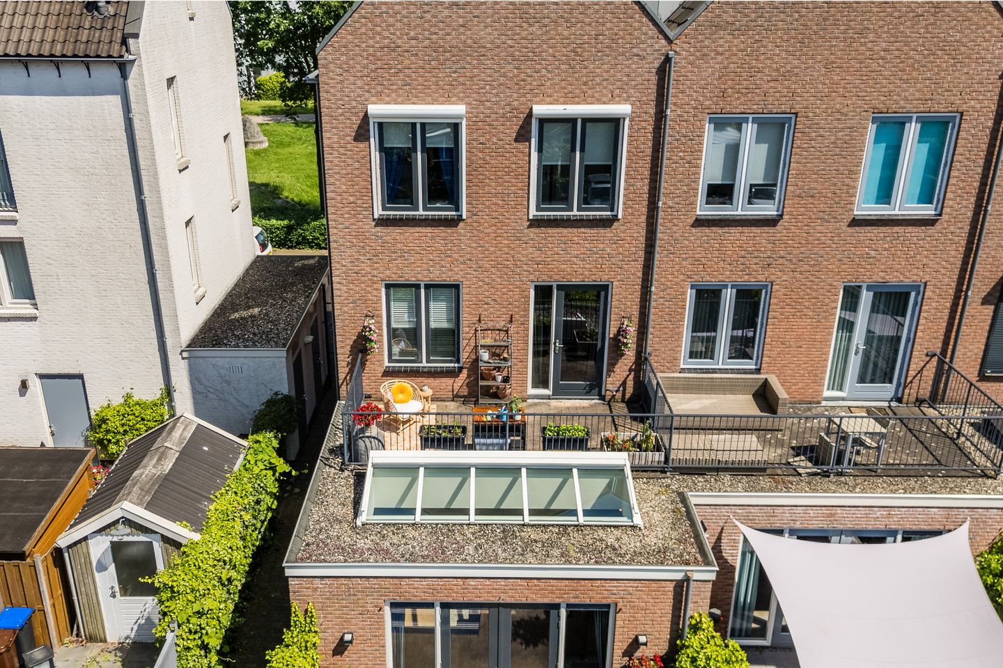Spacious Four-Storey Townhouse with Six Bedrooms and West-Facing Terrace in Family-Friendly De Meern — 44