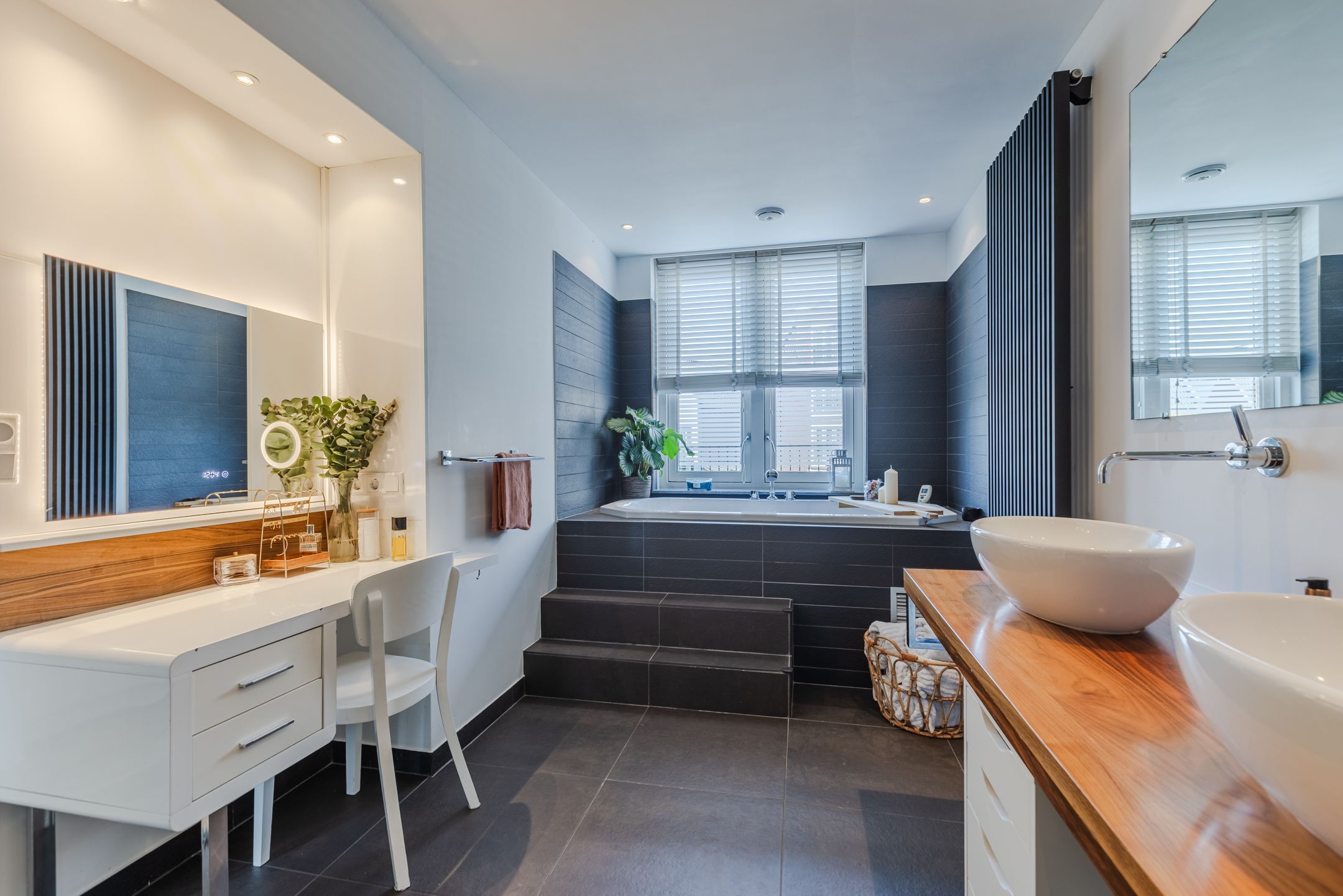 Spacious Four-Storey Townhouse with Six Bedrooms and West-Facing Terrace in Family-Friendly De Meern — 45
