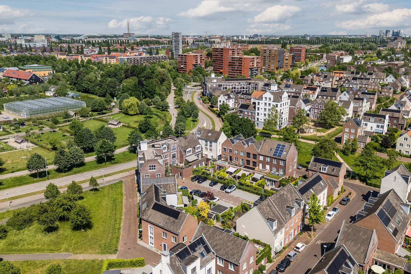 Spacious Four-Storey Townhouse with Six Bedrooms and West-Facing Terrace in Family-Friendly De Meern — 89
