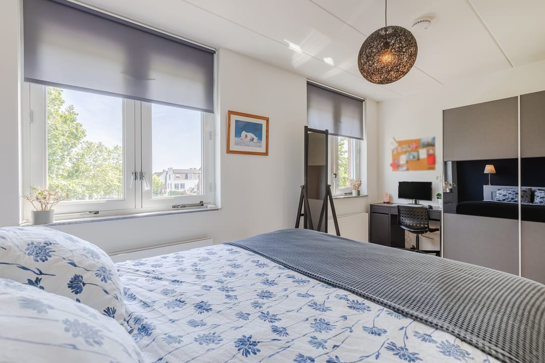 Spacious Four-Storey Townhouse with Six Bedrooms and West-Facing Terrace in Family-Friendly De Meern — 58