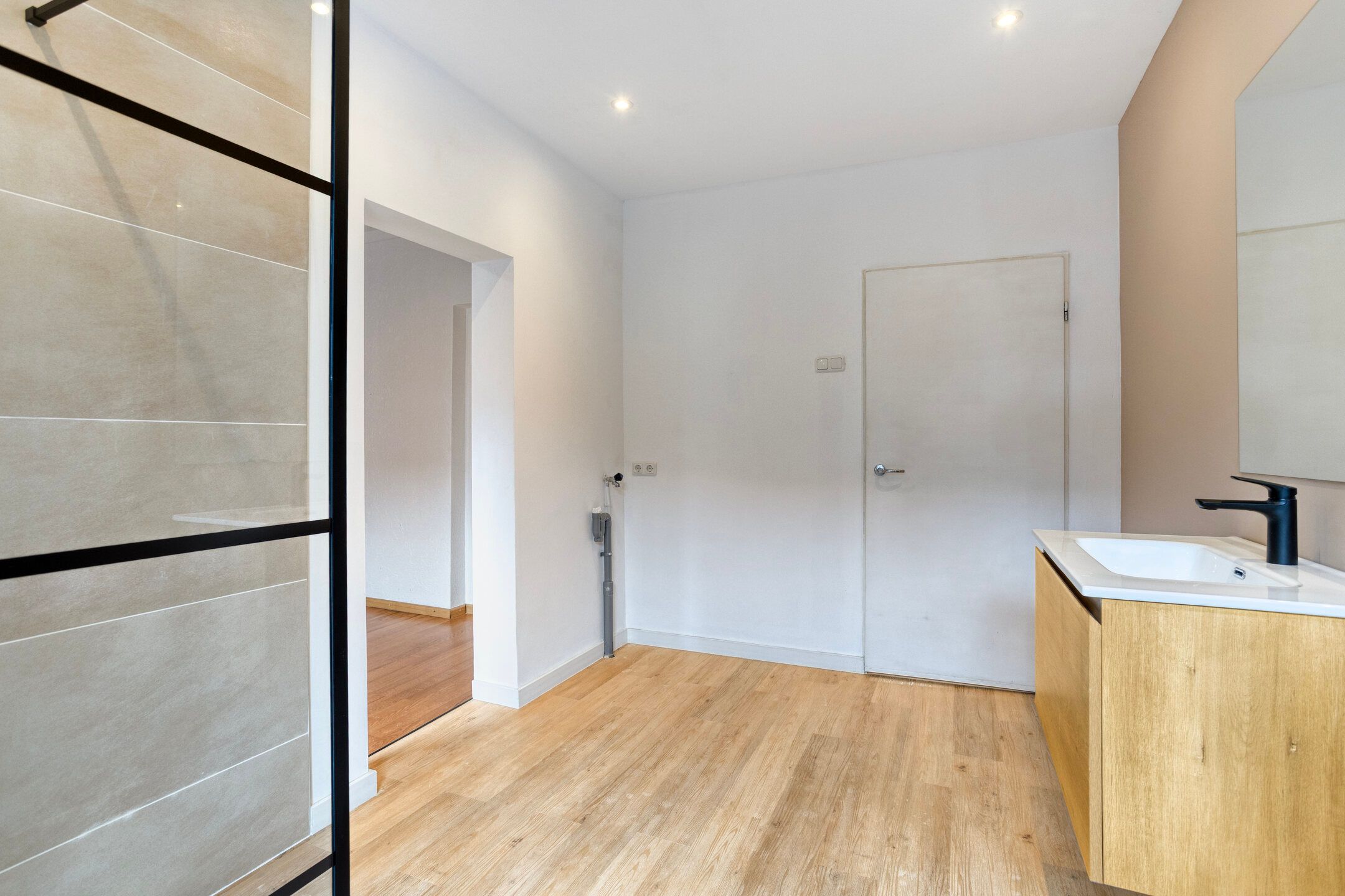 Spacious 1920s Terraced Home with Surprising Four-Level Layout — 36