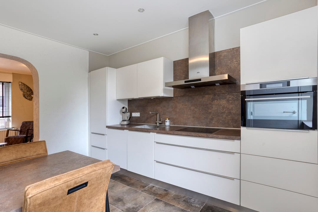 Spacious 1920s Terraced Home with Surprising Four-Level Layout — 26