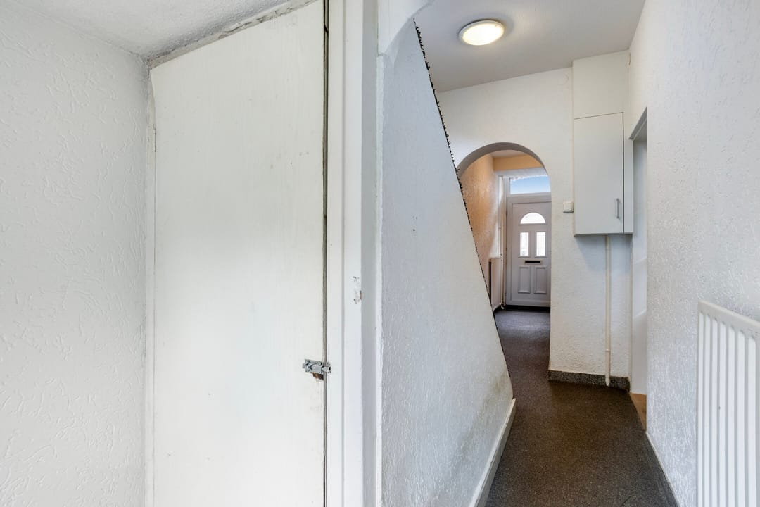 Spacious 1920s Terraced Home with Surprising Four-Level Layout — 11