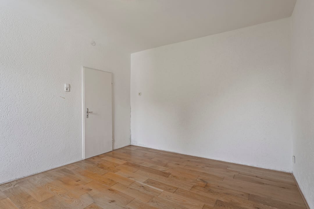 Spacious 1920s Terraced Home with Surprising Four-Level Layout — 32