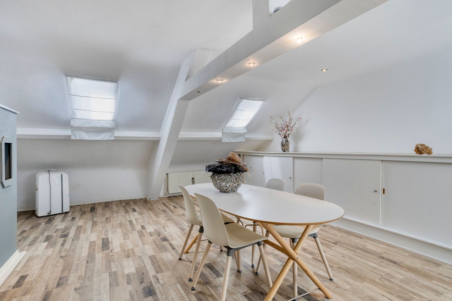 Spacious 1920s Terraced Home with Surprising Four-Level Layout — 40