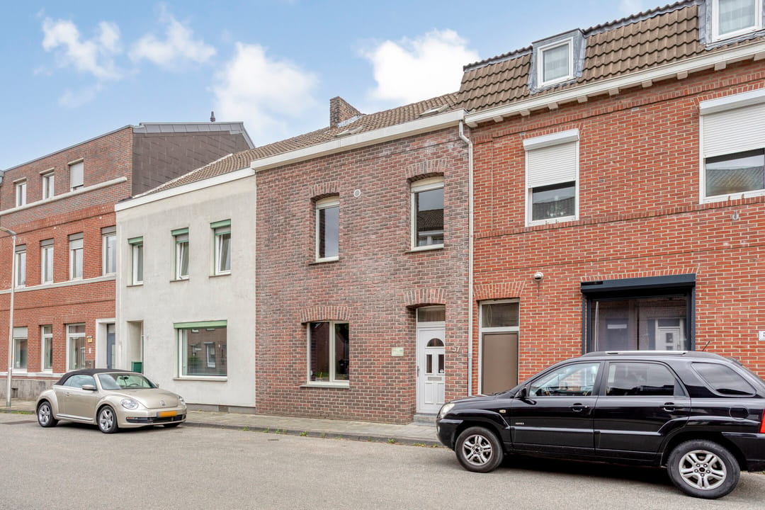 Spacious 1920s Terraced Home with Surprising Four-Level Layout — 8