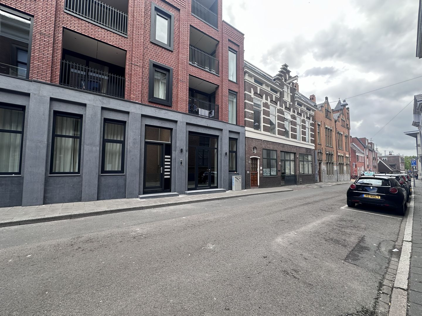 View photo 1 of Pelsterstraat 40