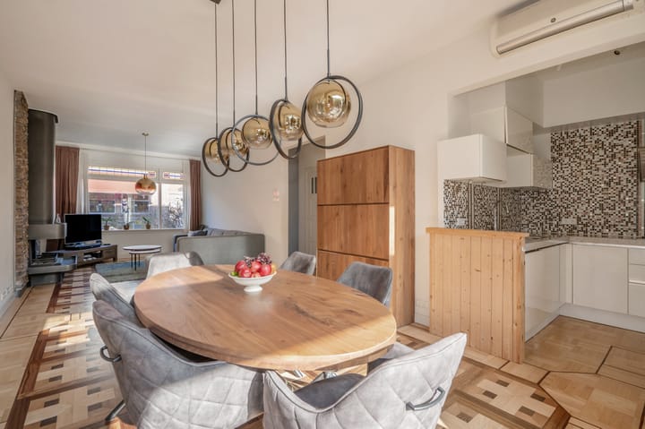 Tussenwoning te koop: Plaats van Middendorp 15, Voorburg
