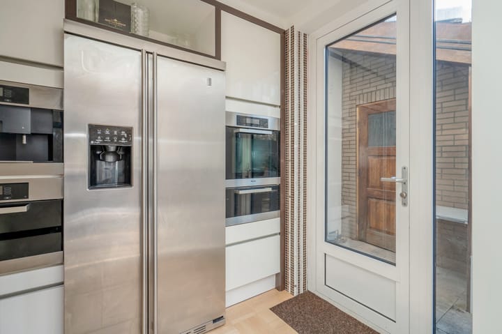 Tussenwoning te koop: Plaats van Middendorp 15, Voorburg
