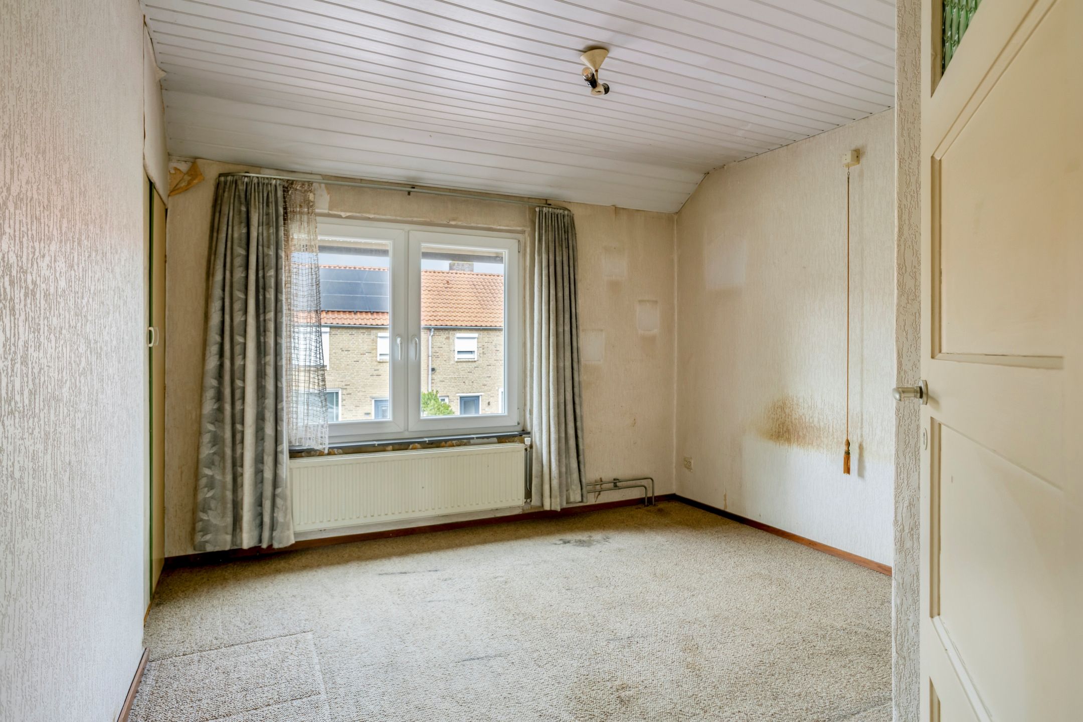 Renovation Project with Three Bedrooms and Attic Potential in Geleen — 9