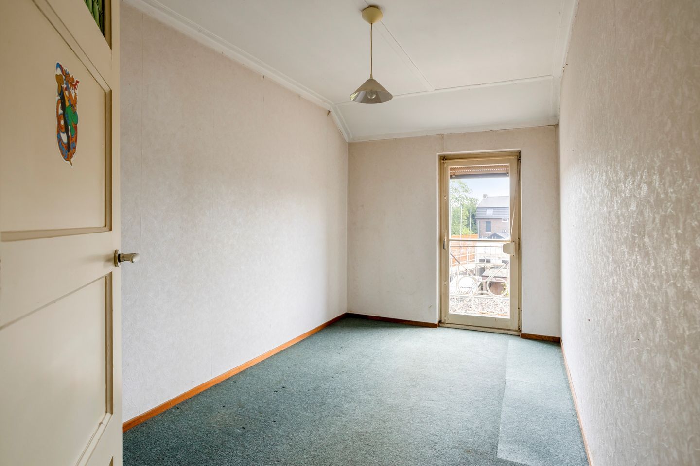 Renovation Project with Three Bedrooms and Attic Potential in Geleen — 10