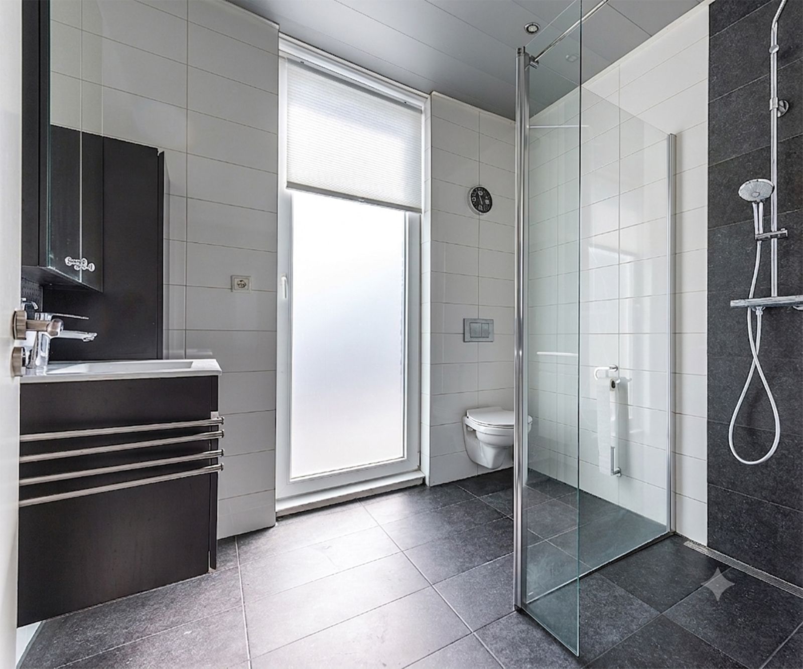 Photo 21 of Laurastraat 42