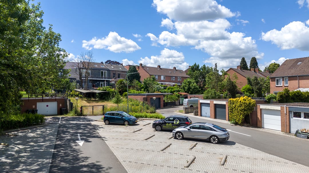 Photo 37 of Laurastraat 42