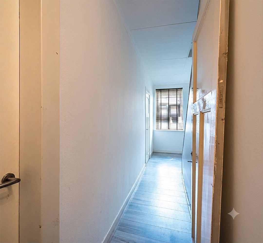 Photo 16 of Laurastraat 42