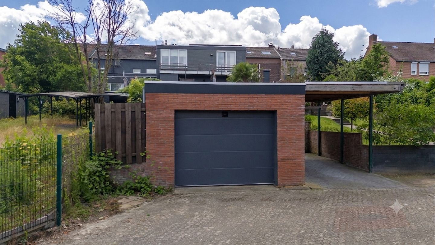 Photo 35 of Laurastraat 42