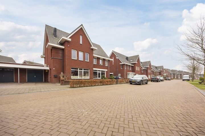 Tussenwoning te koop: Gording 48, Uden