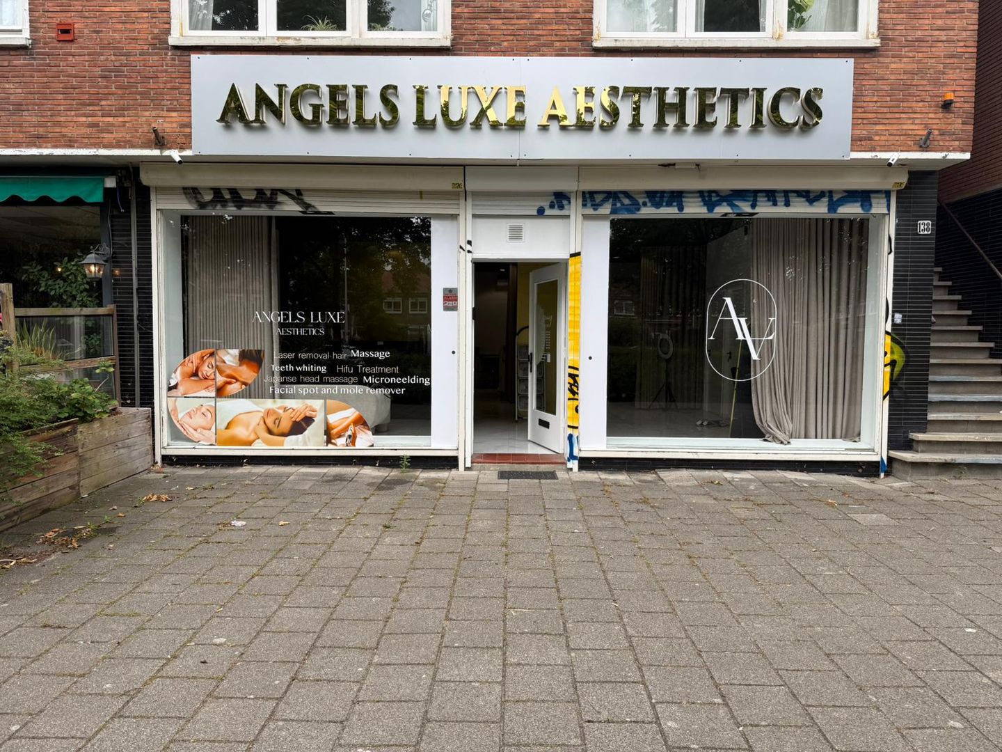 Bekijk foto 1 van Johan Huizingalaan 140