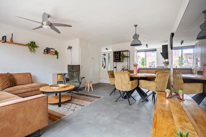 Tussenwoning te koop: Anna Bijnsstraat 4, Gorinchem