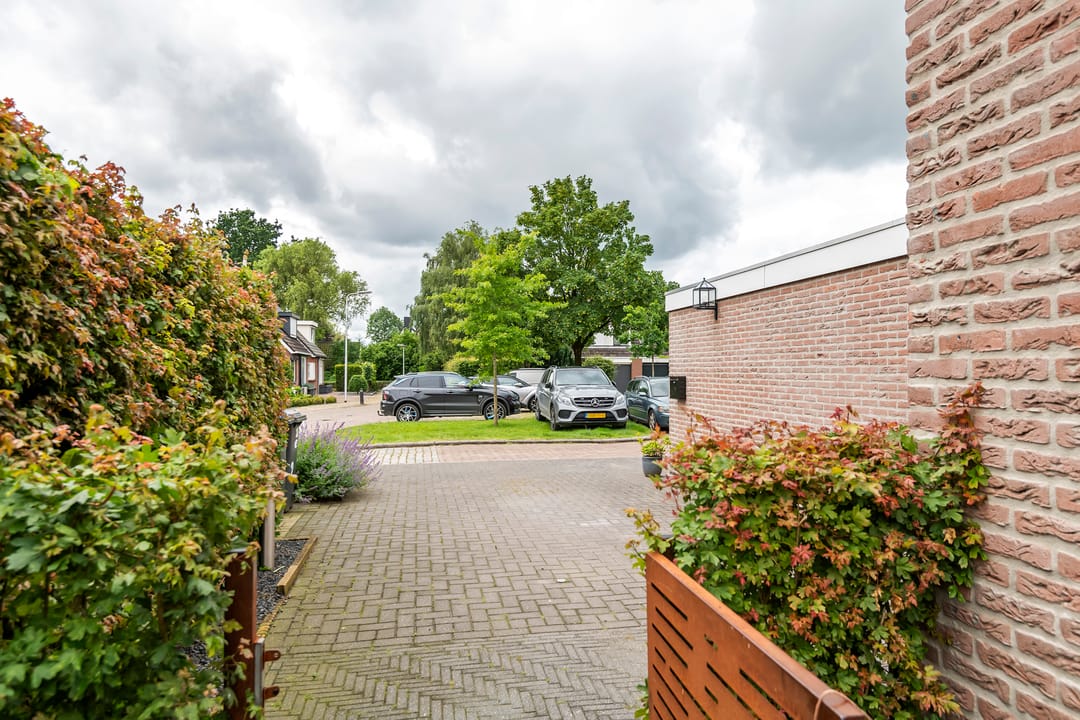 Photo 43 of Mr. R.J. van Beekhoffstraat 2