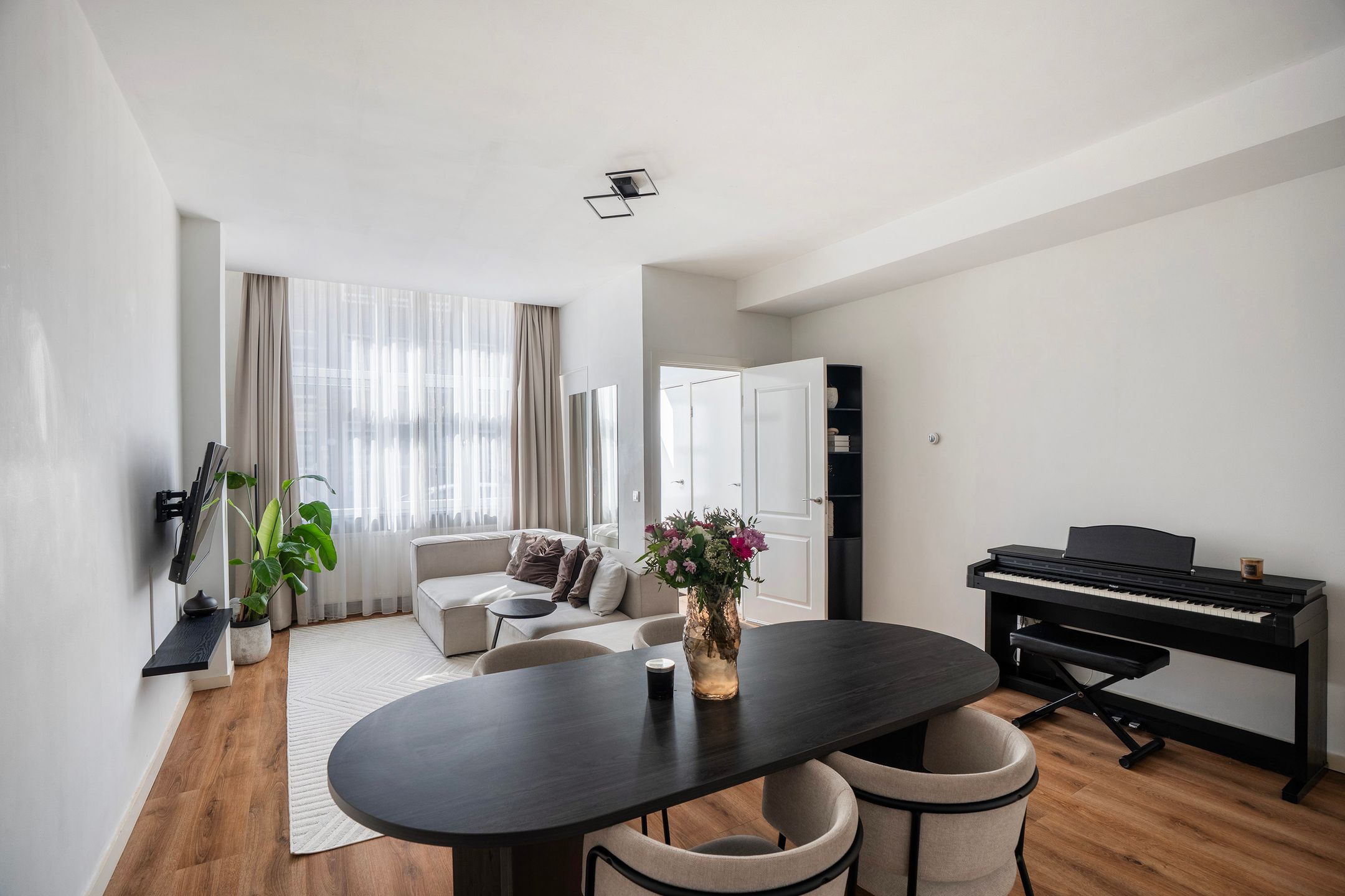 Photo 6 of Van der Palmstraat 106