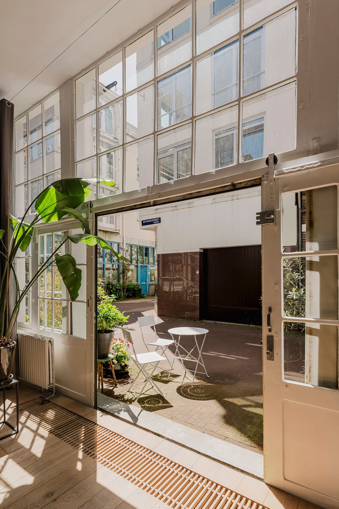Photo 11 of Bethaniënstraat 15