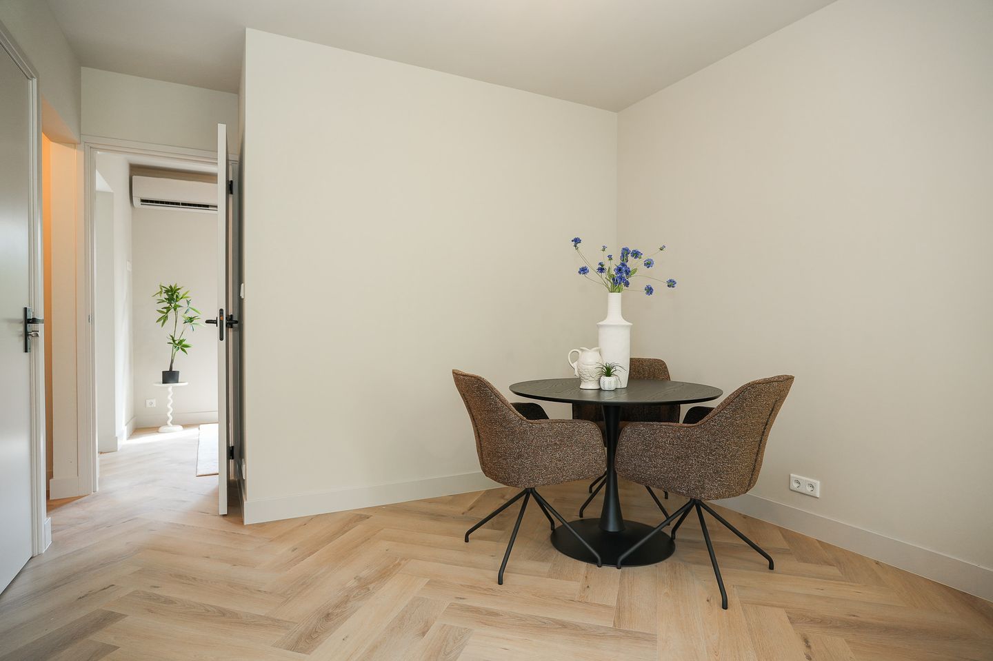 Photo 10 of Willem de Zwijgerstraat 31-A