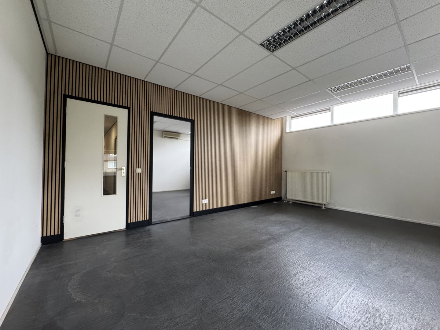 Bekijk foto 2 van Ambachtenstraat 10