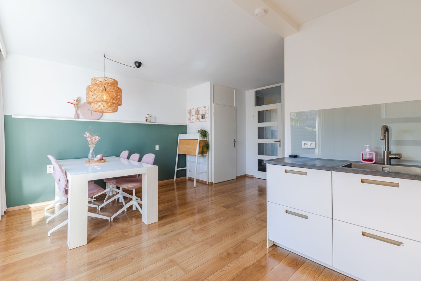 Photo 10 of Willem-Alexanderstraat 35