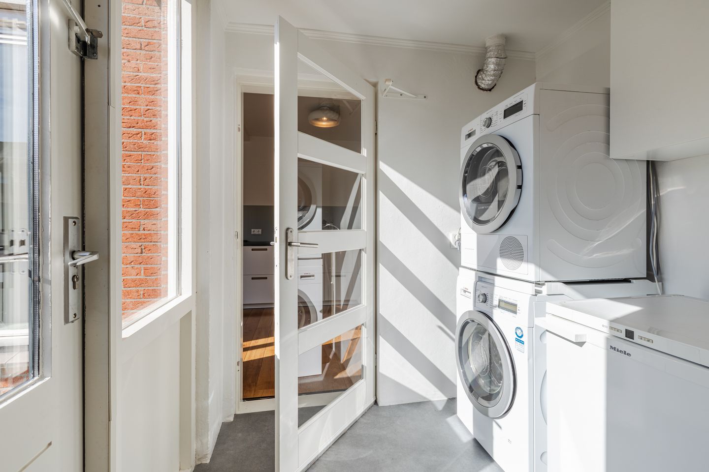 Photo 14 of Willem-Alexanderstraat 35