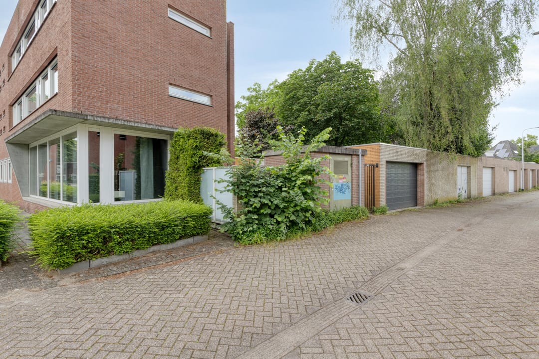 Photo 32 of Henriette Ronnerstraat 53
